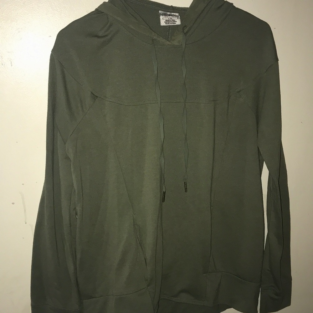 Workout Sweatshirt w/ Hoodie.